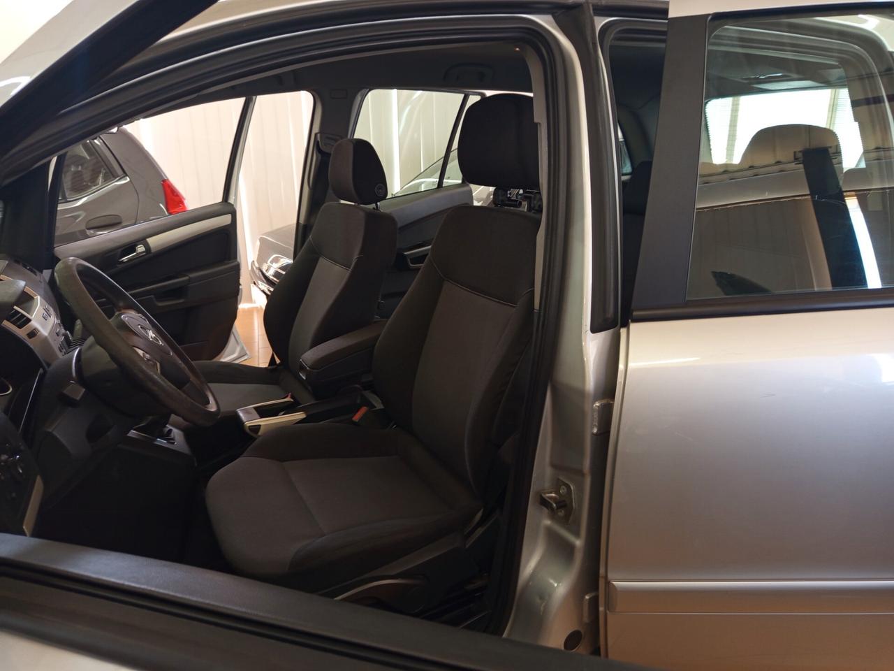Opel Zafira 7 posti, 133 Mila chilometri ok neopatentati