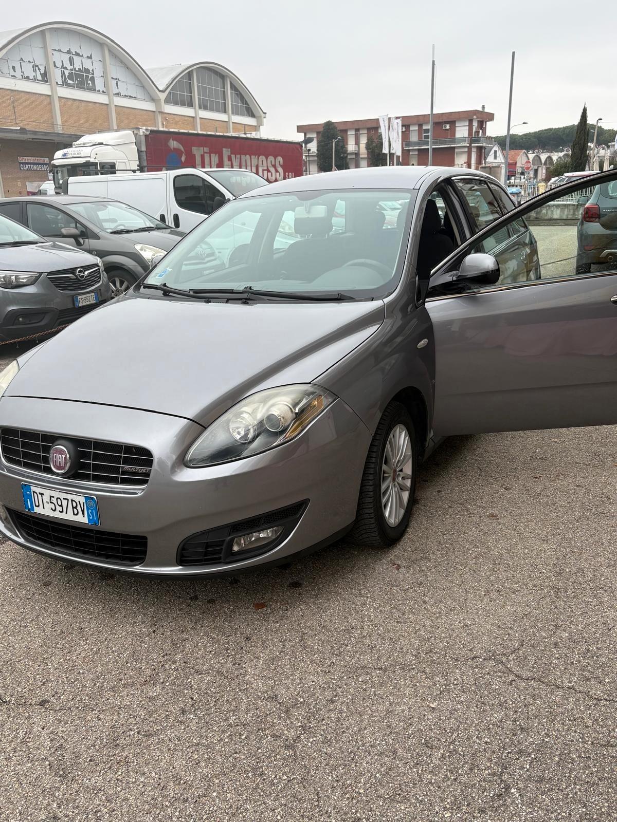 Fiat Croma 1.9 Multijet Emotion
