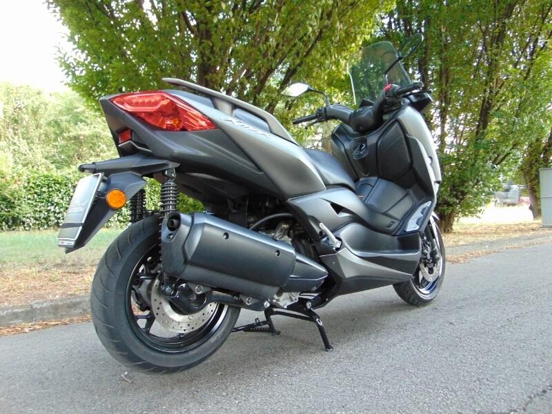 Yamaha X-Max 300