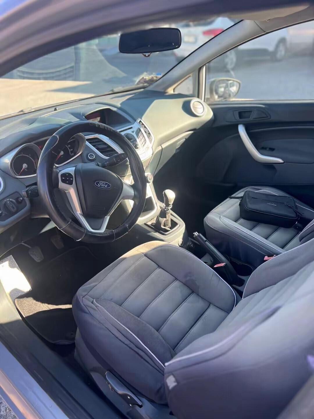 Ford Fiesta 1.4 3 porte Bz.- GPL Titanium