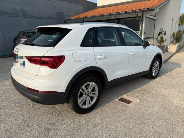AUDI Q3 35 TDI Business