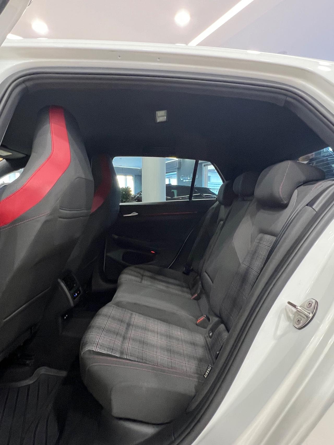 Volkswagen Golf GTI 2.0 TSI DSG