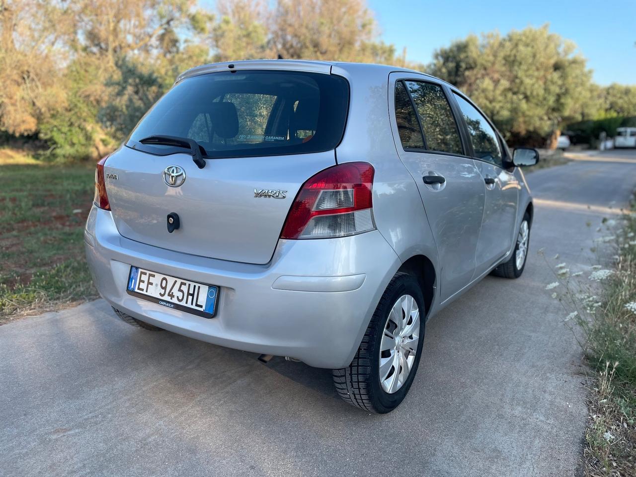 Toyota Yaris 1.0 benzina 5 porte
