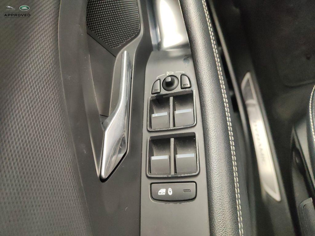 JAGUAR E-Pace (X540) - E-Pace 2.0 AWD aut. R-Dynamic