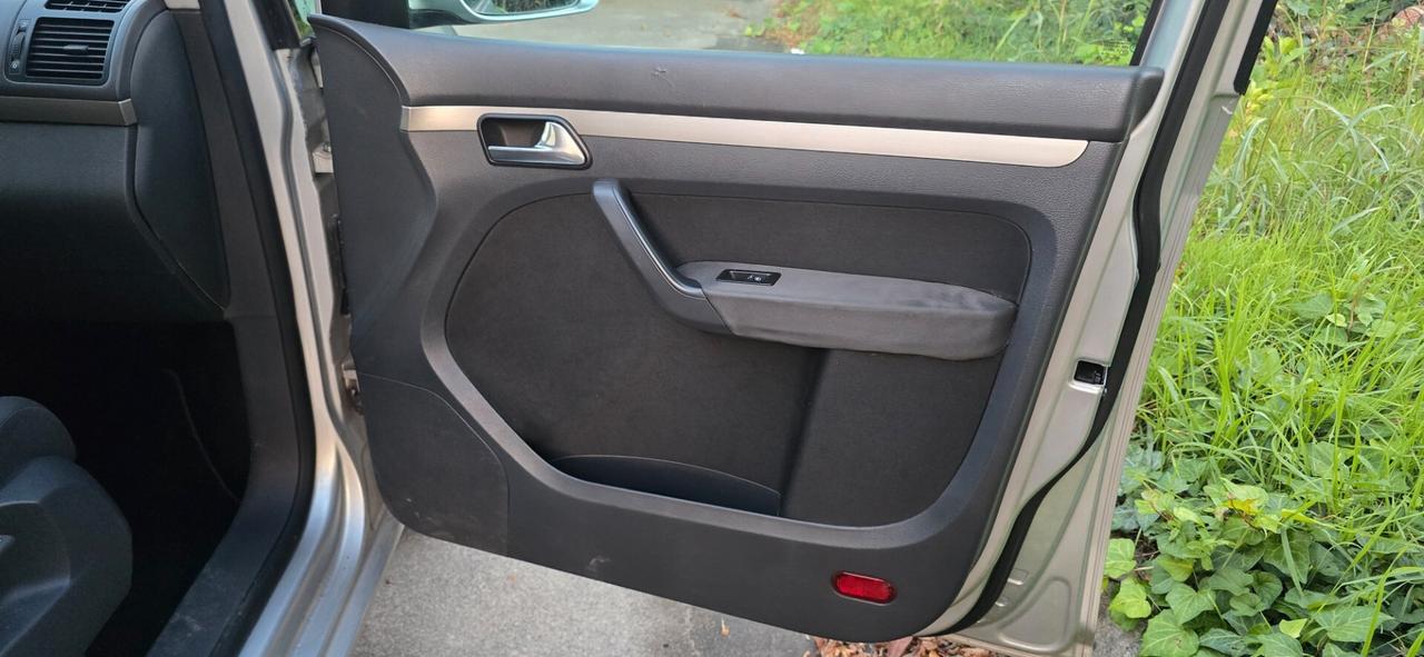 Volkswagen Touran 1.6 Trendline Bifuel G