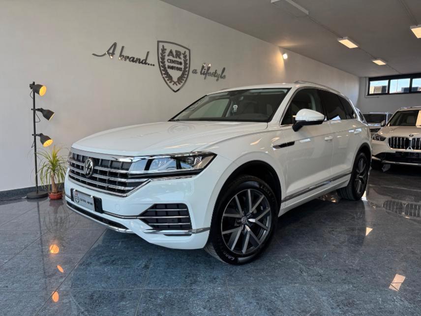 Volkswagen Touareg 3.0 V6 tdi Elegance 231cv 1Prop Da Vetrina