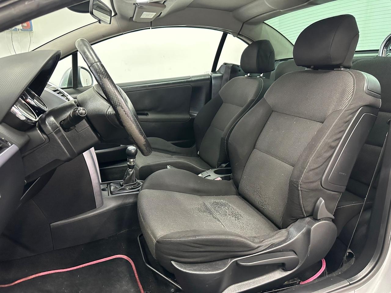 Peugeot 207 1.6 HDi 110CV CABRIO