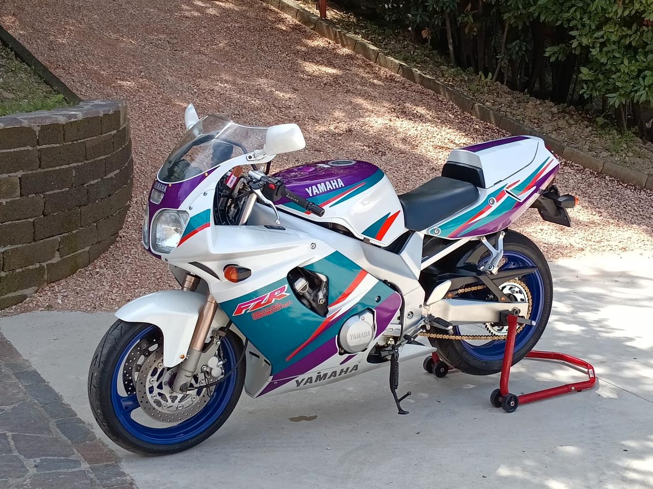 Yamaha FZR 600 R