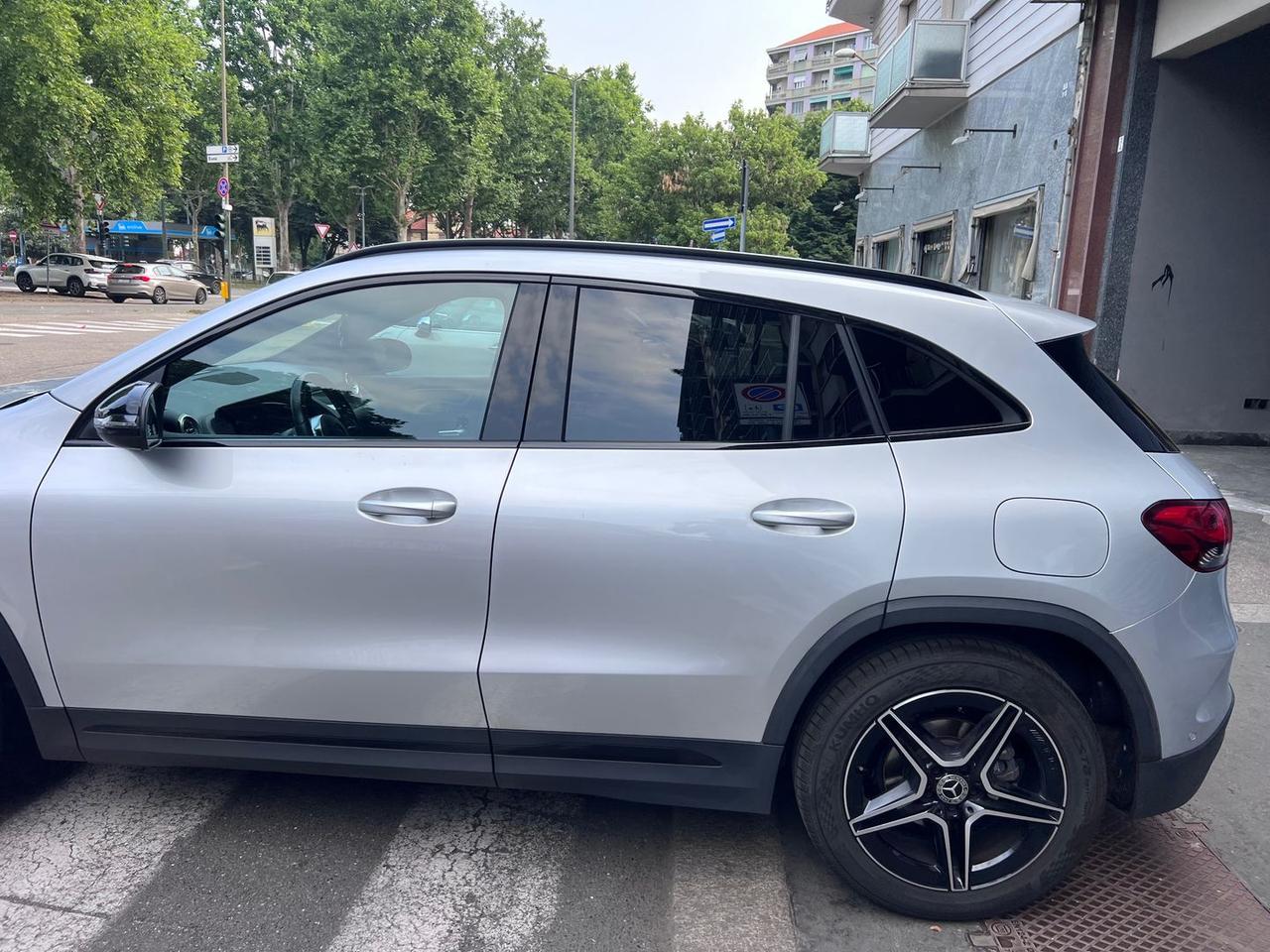 Mercedes-Benz GLA 200 Premium 200D *NIGHT PACK* #5914