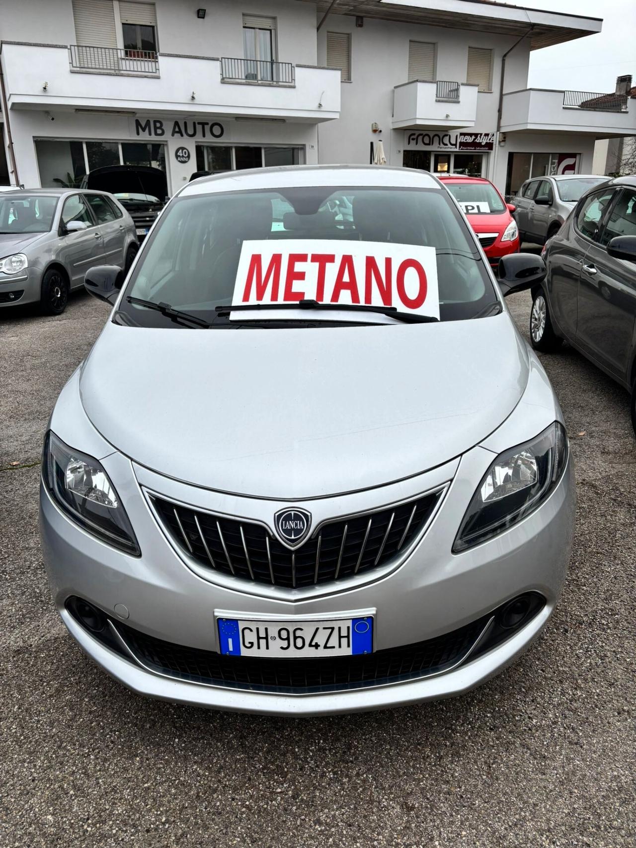 Lancia Ypsilon 0.9 TwinAir 5 porte Metano Ecochic Silver