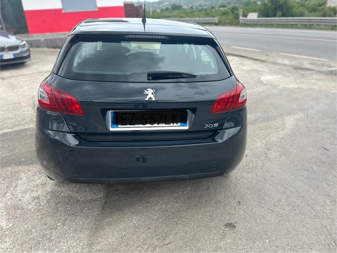 Peugeot 308 BlueHDi 100 S&S Business