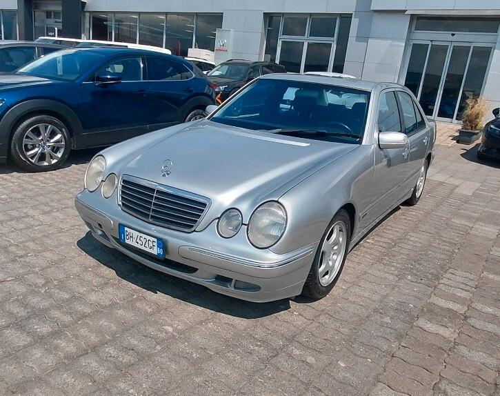 E 200 Kompressor cat Avantgarde