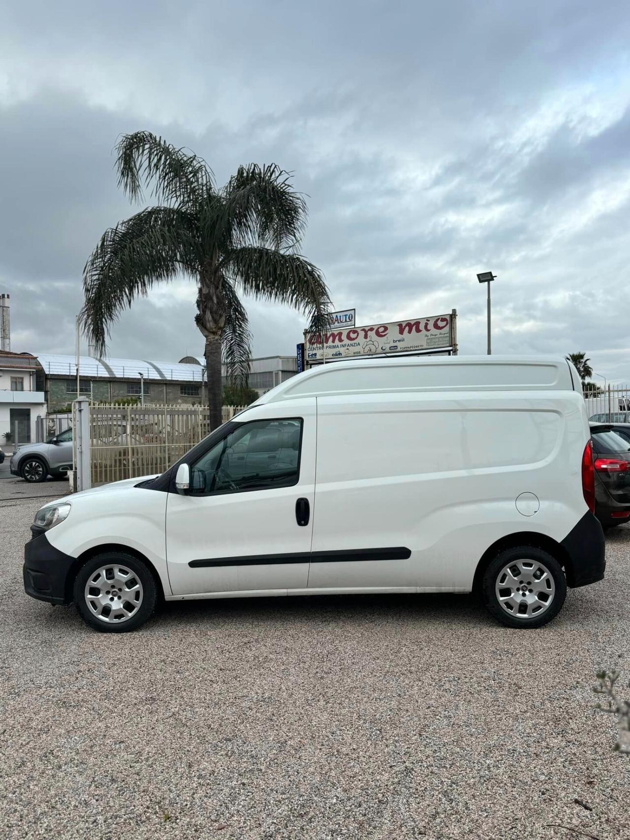 Fiat Doblò Tetto Alto con SPONDA CARICATRICE