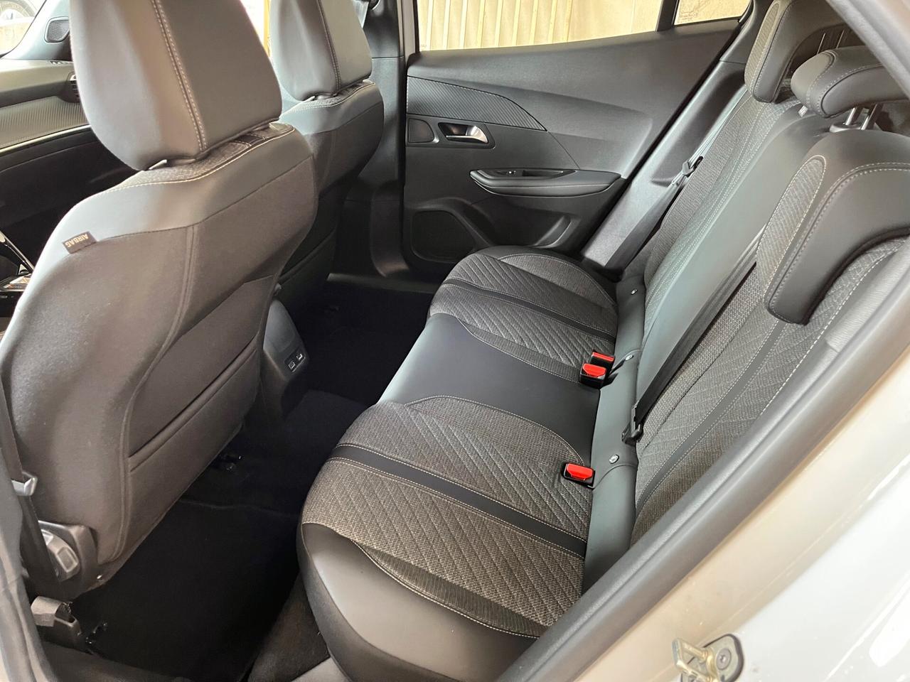 Peugeot 2008 BlueHDi 130 S&S EAT8 Allure