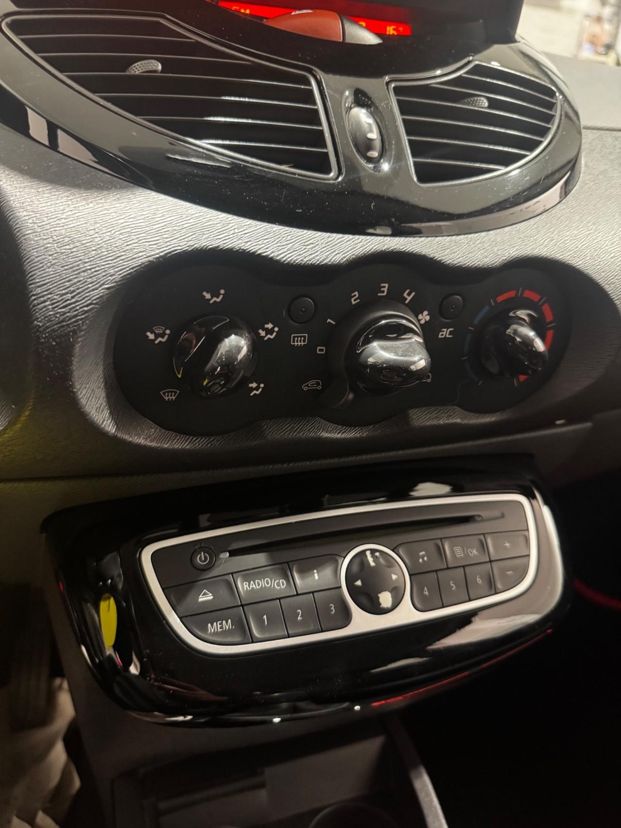 Renault Twingo 1.2 16V Live