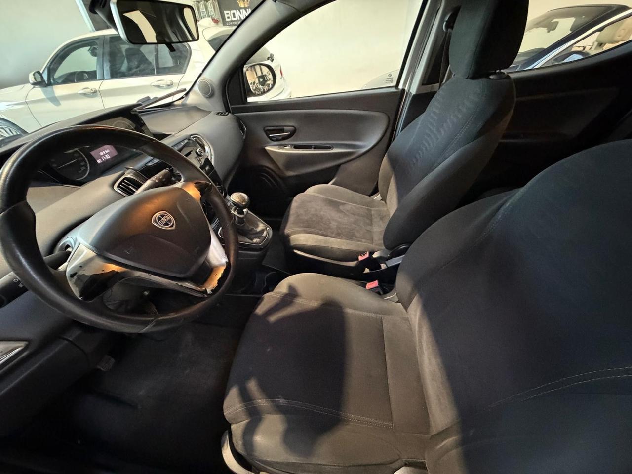 Lancia Ypsilon 1.2 69 CV 5 porte S&S Platinum