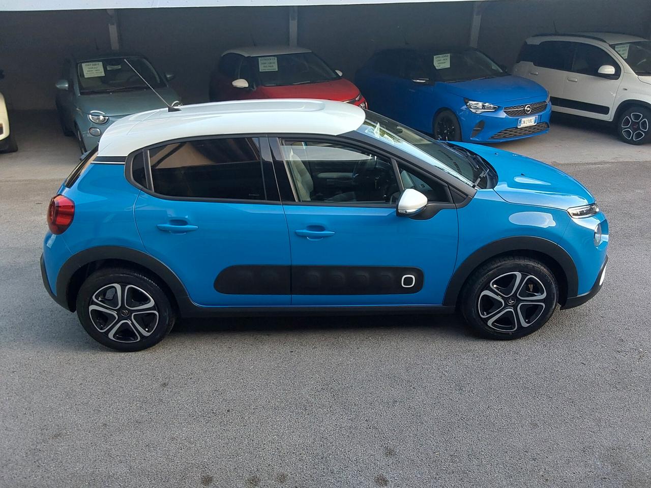 Citroen C3 1.2 PureTech 82 Cv Shine (Bicolore Metallizzato).