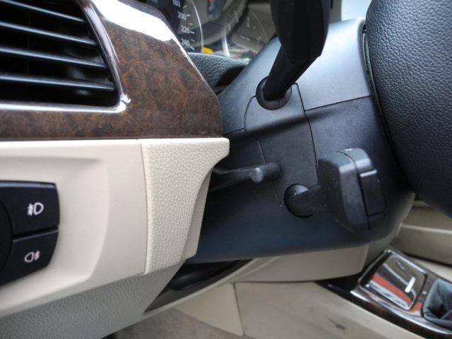 BMW 320 i Touring - PELLE - TETTO APRIBILE - LEGGERE NOTE