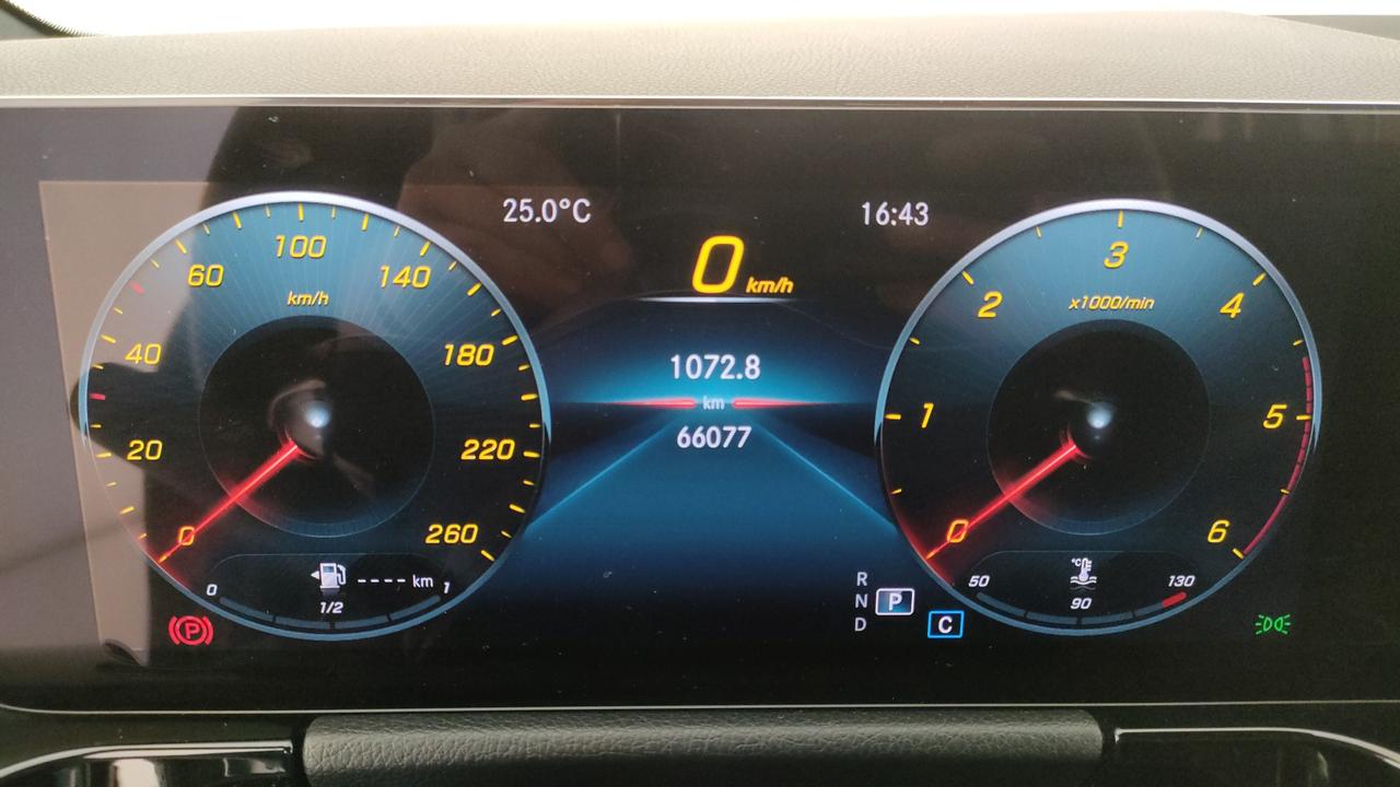 Mercedes-Benz GLA 180 d Premium auto