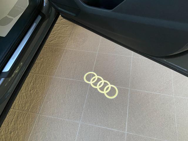 AUDI Q3 35 2.0 TDI S tronic Business Advanced COCKPIT
