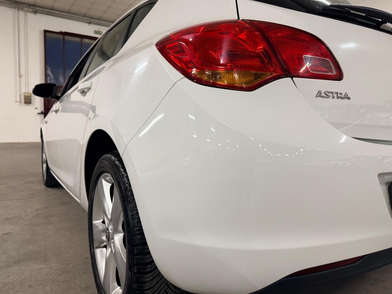 Opel Astra 1.4 100CV 5 porte Elective