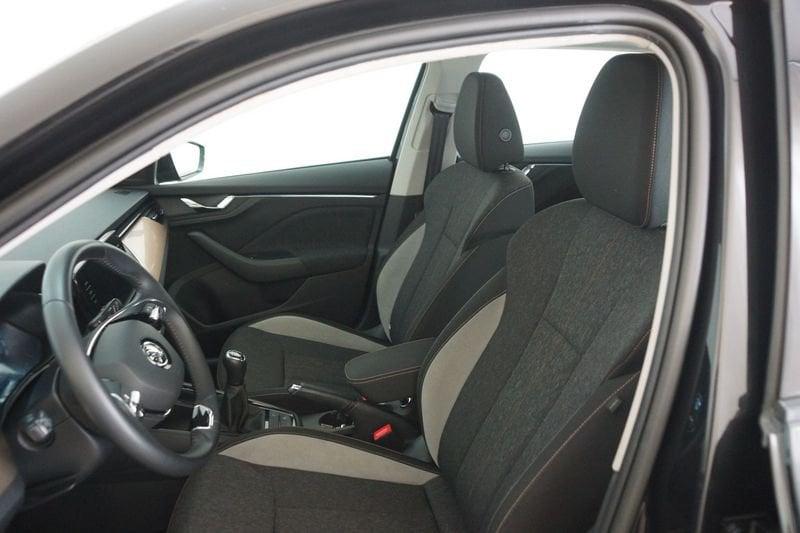 Škoda Kamiq 1.0 TSI 95cv BLACK DOTS