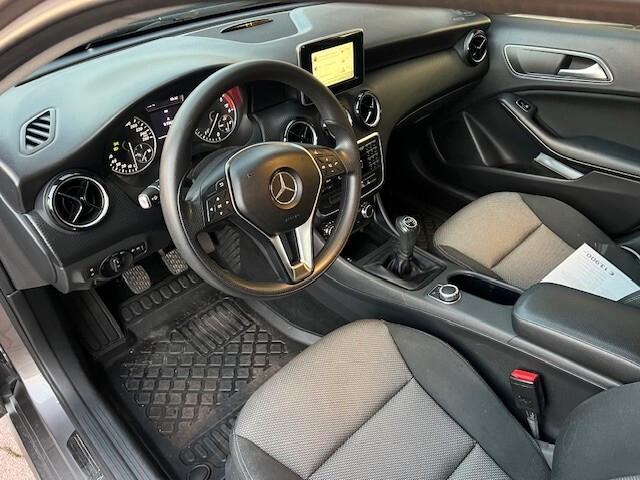 Mercedes-benz A 180 Navi, Sensori, Bluetooth, Neopatentati