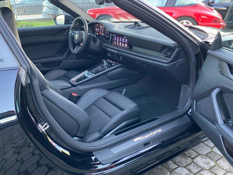 Porsche 911 911 Targa 4 GTS 541 CV (992.2)