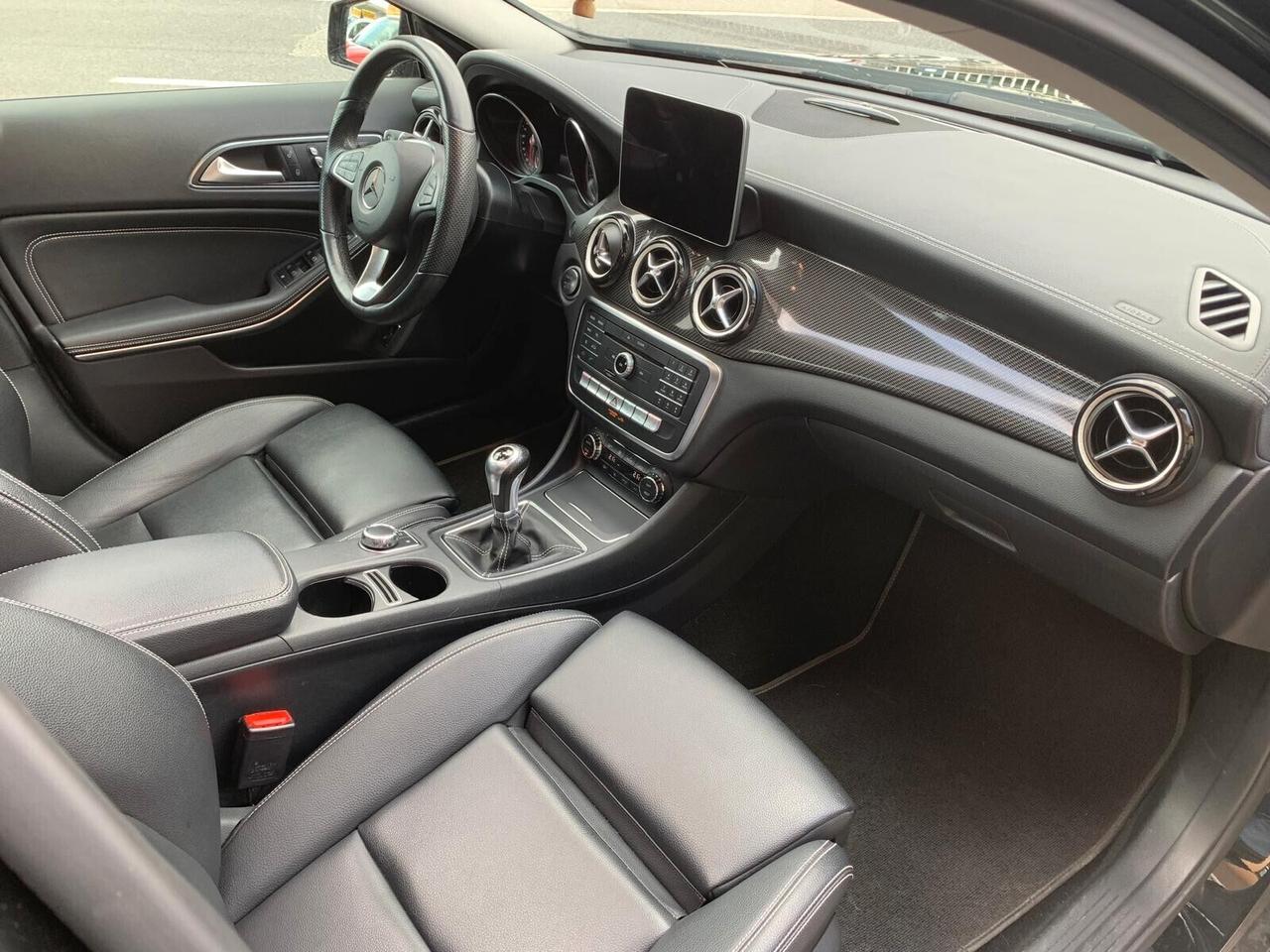 Mercedes-benz GLA 180 Premium Night Edition Tetto Full