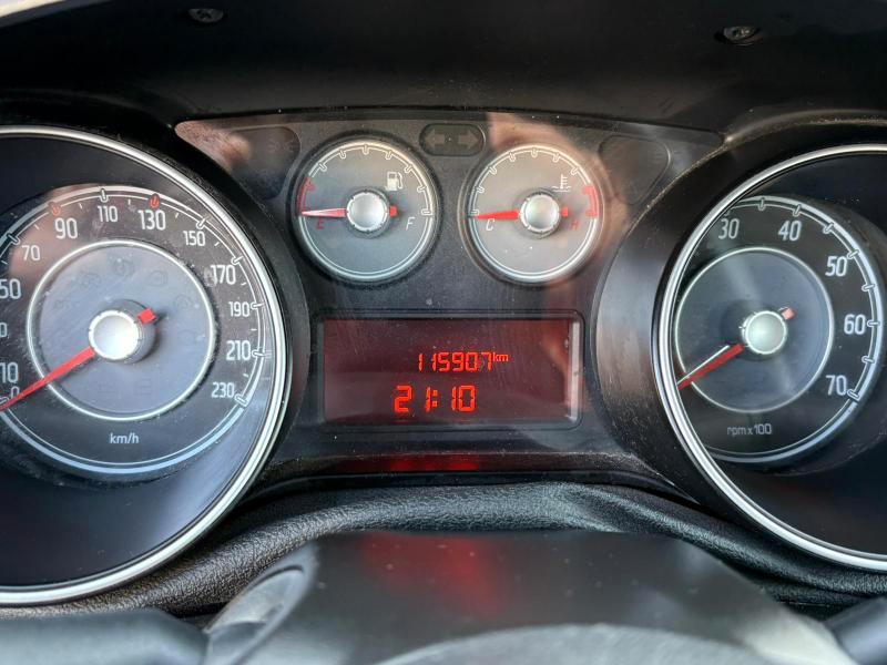 Fiat Punto 5 Porte 1.2 BENZ 69 CV Lounge ADATTA NEOPATENTATI