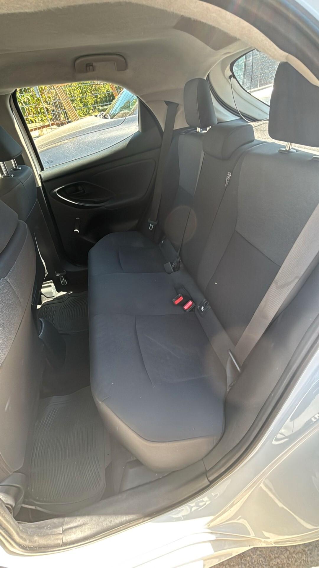 Toyota Yaris 1.0 5 porte Active