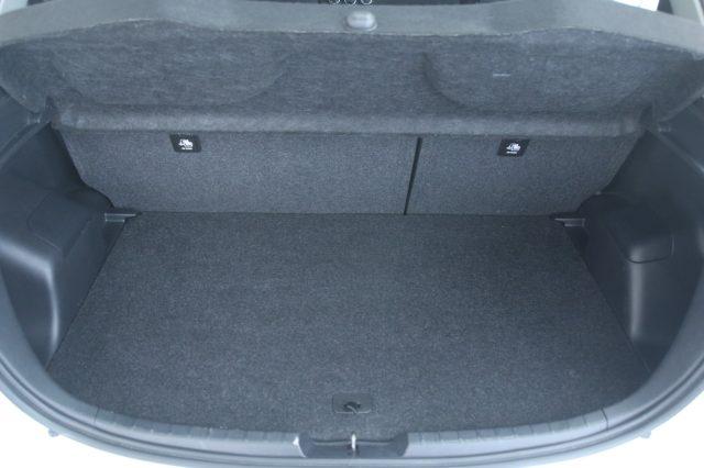 TOYOTA Yaris 1.0 5 porte Business / Neopatentati