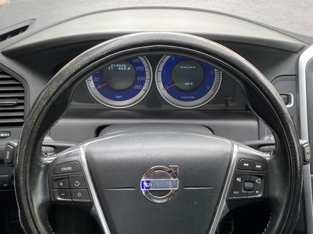 VOLVO XC60 DRIVe R-design