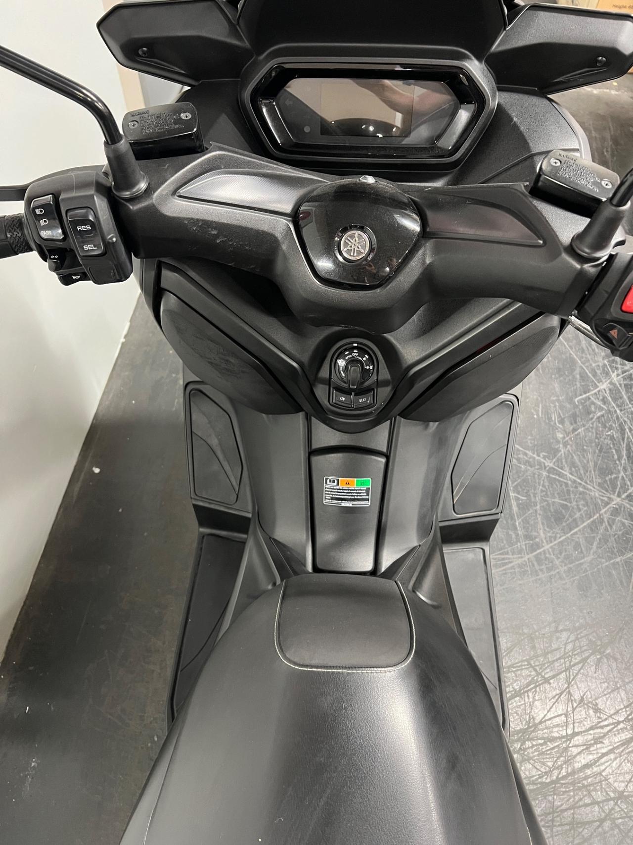 Yamaha X-Max 300