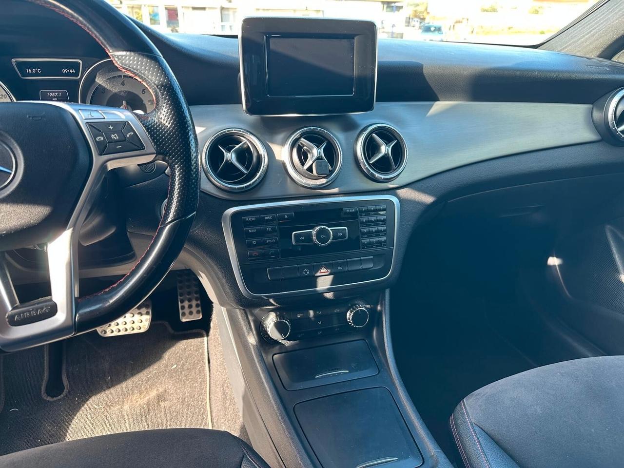 Mercedes-Benz CLA 220 CDI Automatic Premium AMG 2014