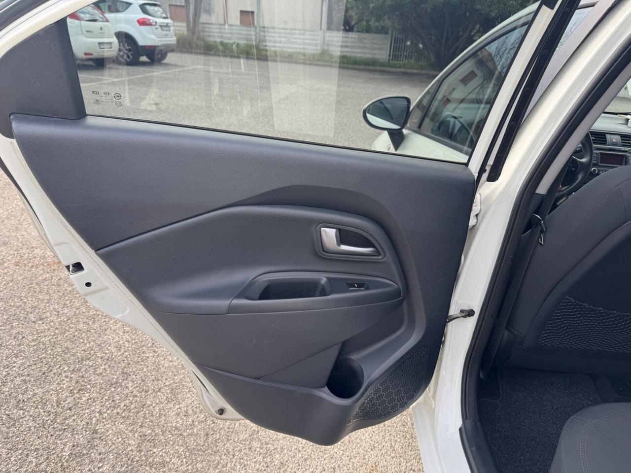 Kia Rio 1.2 CVVT 2012