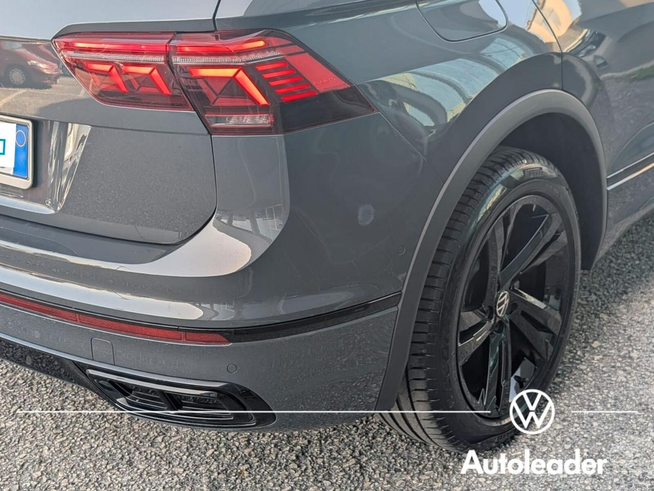 Volkswagen Tiguan R-Line 2.0 TDI 150 CV SCR DSG SOLO 27.000 Km