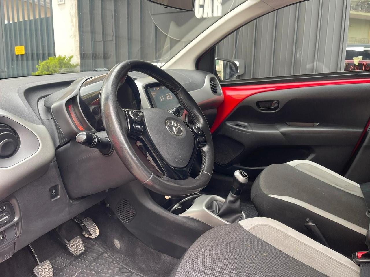 Toyota Aygo 1.0 VVT-i 69 CV 5 porte x-cool