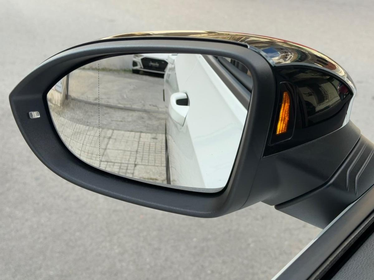 Volkswagen Golf 8 GTI 2.0 TSI 245 CV