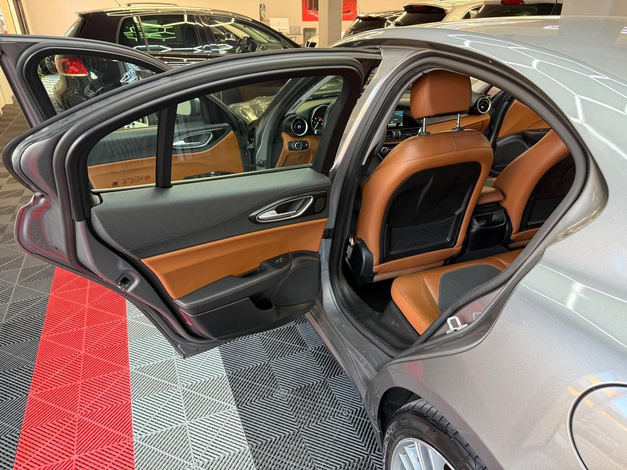 Alfa Romeo Giulia 2.2 JTDM Business - FABIANOAUTO