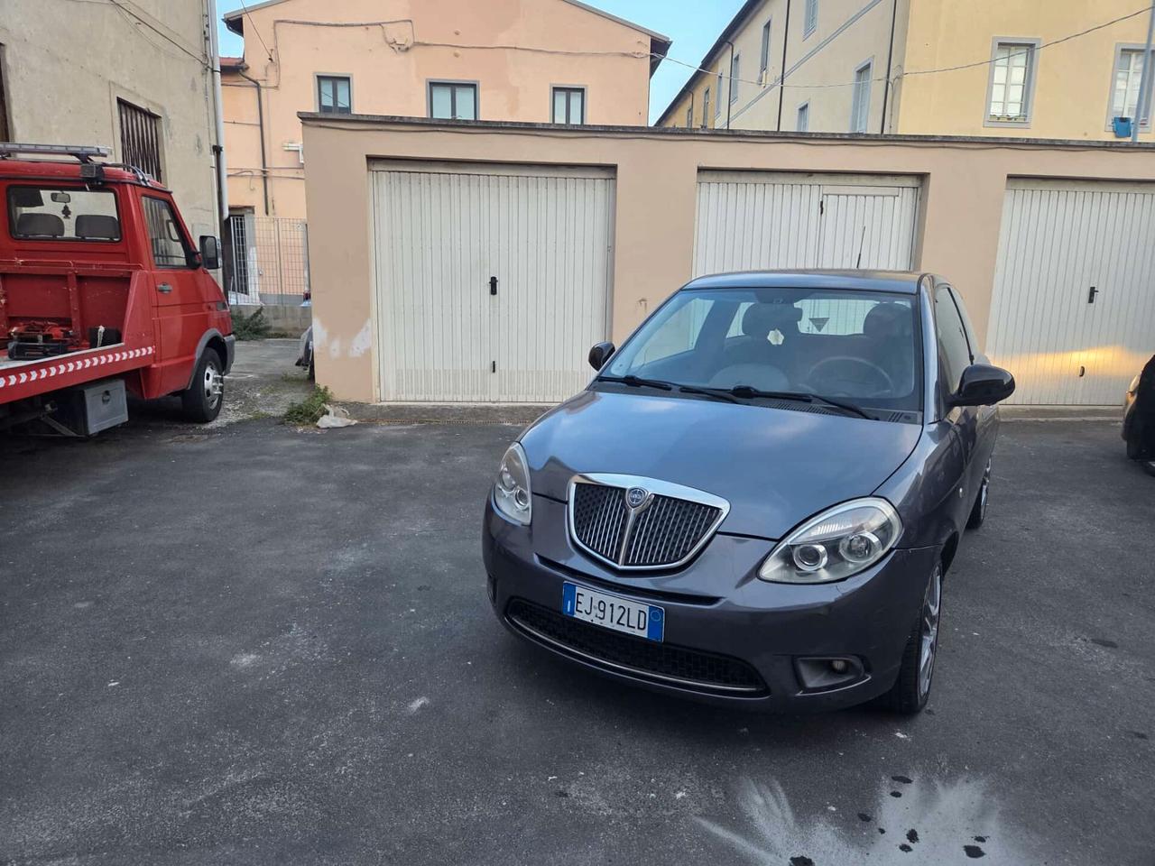 Lancia Ypsilon 1.2 69 CV Platino
