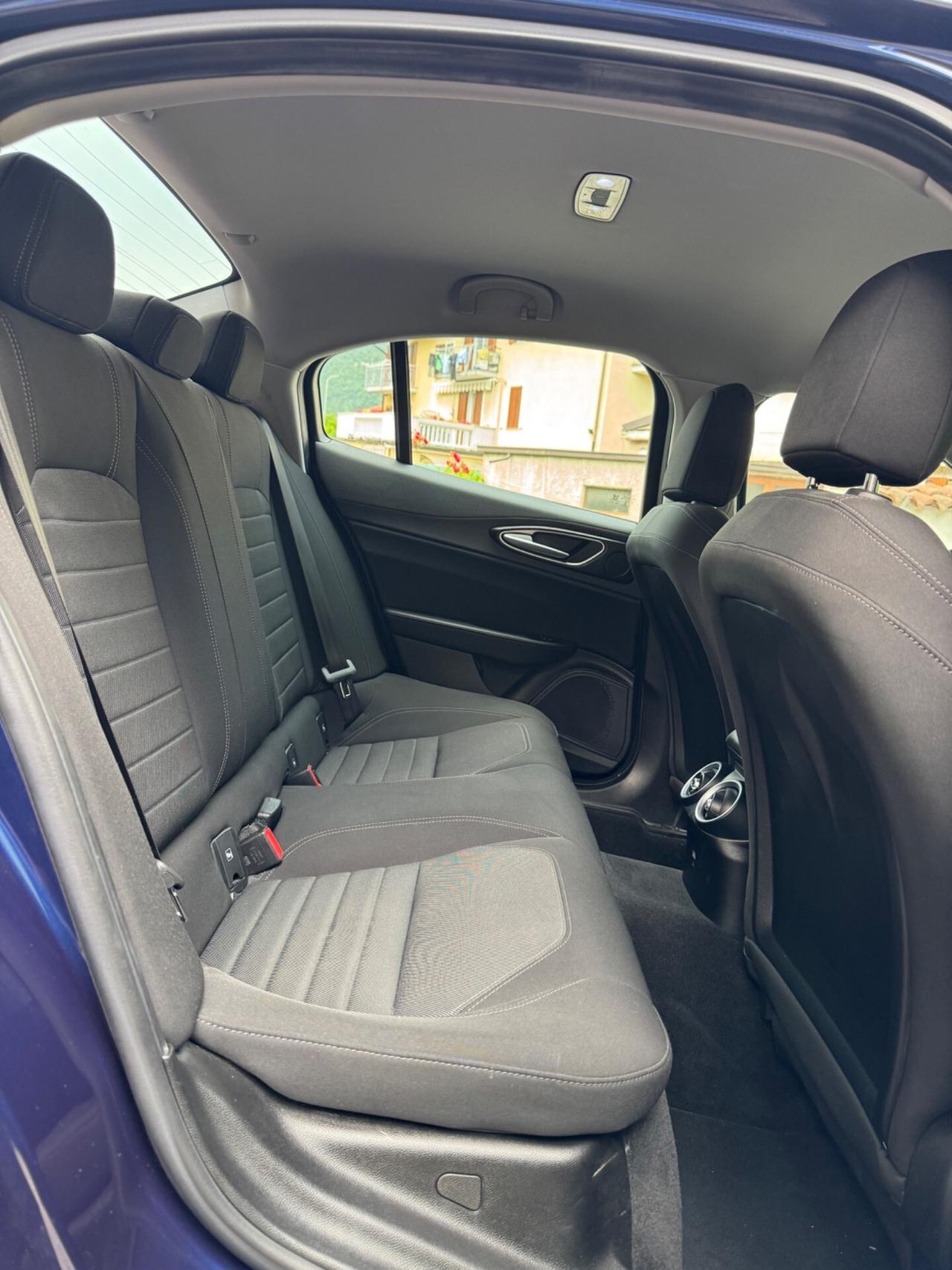 Alfa Romeo Giulia 2.2 Turbodiesel 180 CV Business Sport