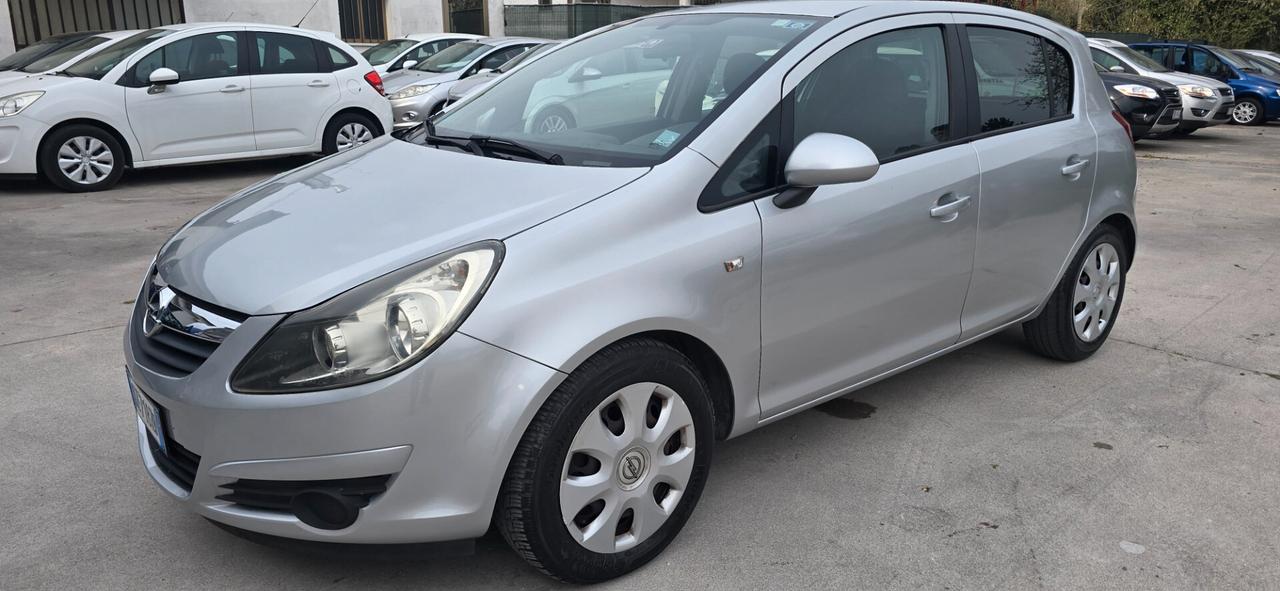 Opel Corsa 1.2. 12V 5 porte benzina