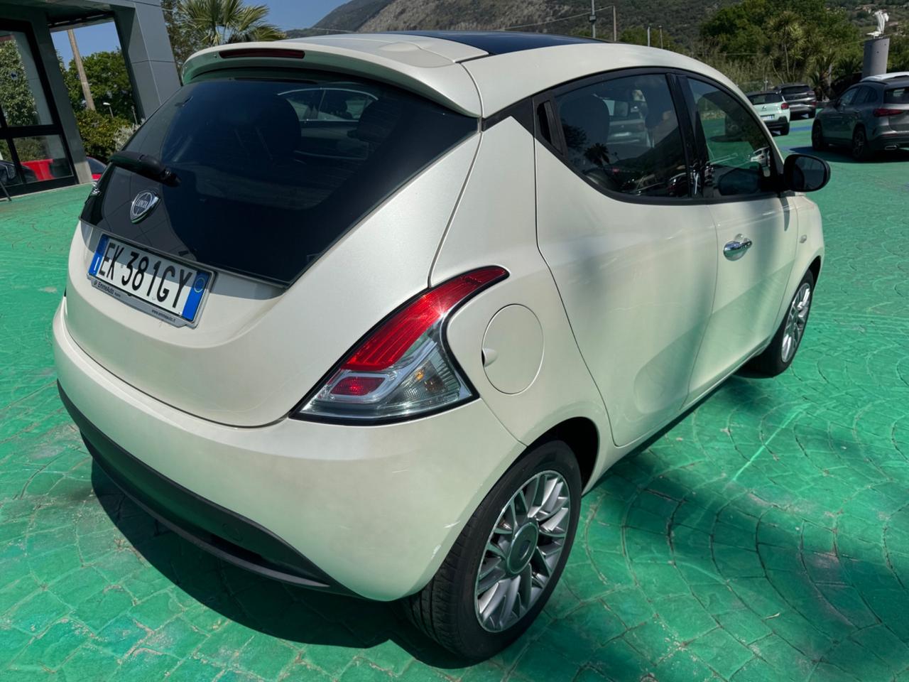 Lancia Ypsilon 1.2 69 CV 5 porte S&S Platinum