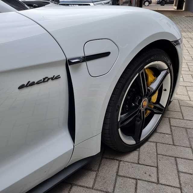 Porsche Taycan Turbo S 761cv -PDCC-SEDILI VENTILATI-IVA ESPOSTA