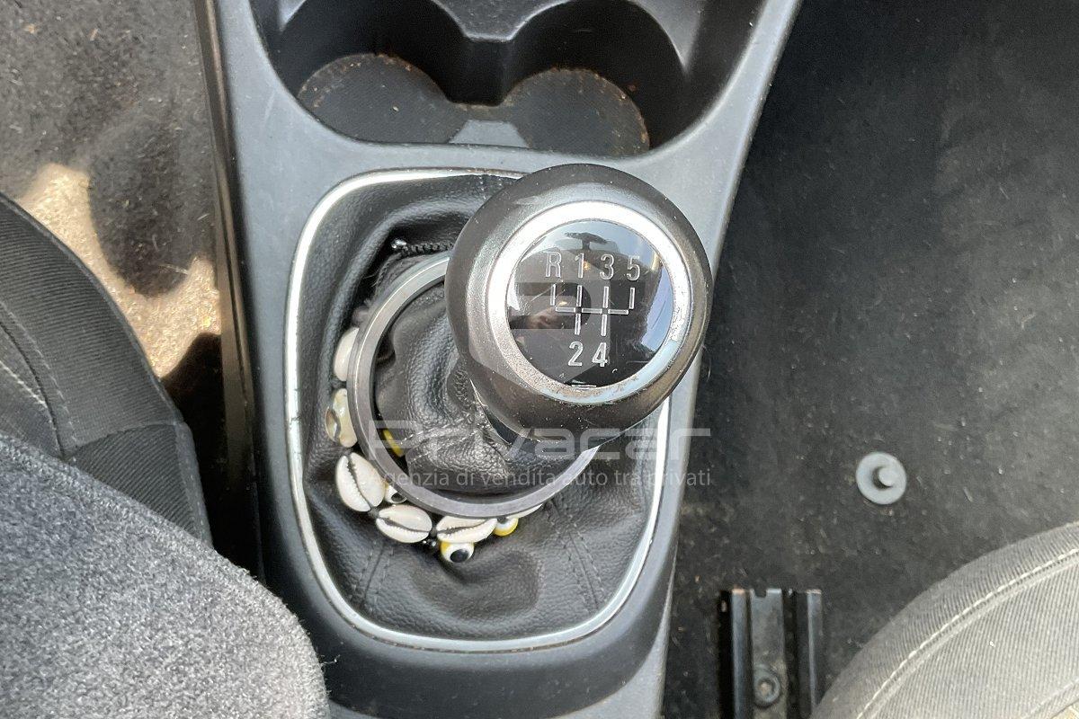 OPEL Corsa 1.2 Coupé b-Color