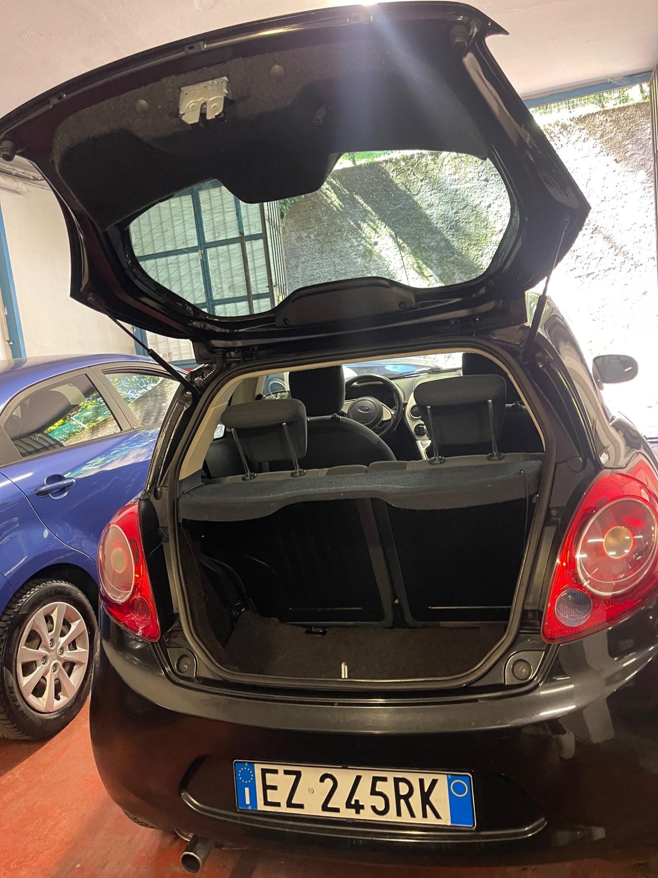 Ford Ka 1.2 8V 69 CV Black&White Edition