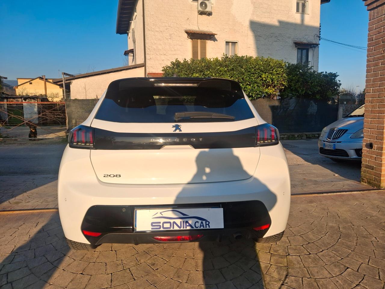 Peugeot 208 PureTech 100 cc 1.2 benz. 5 porte Active Pack automatica neopatentati