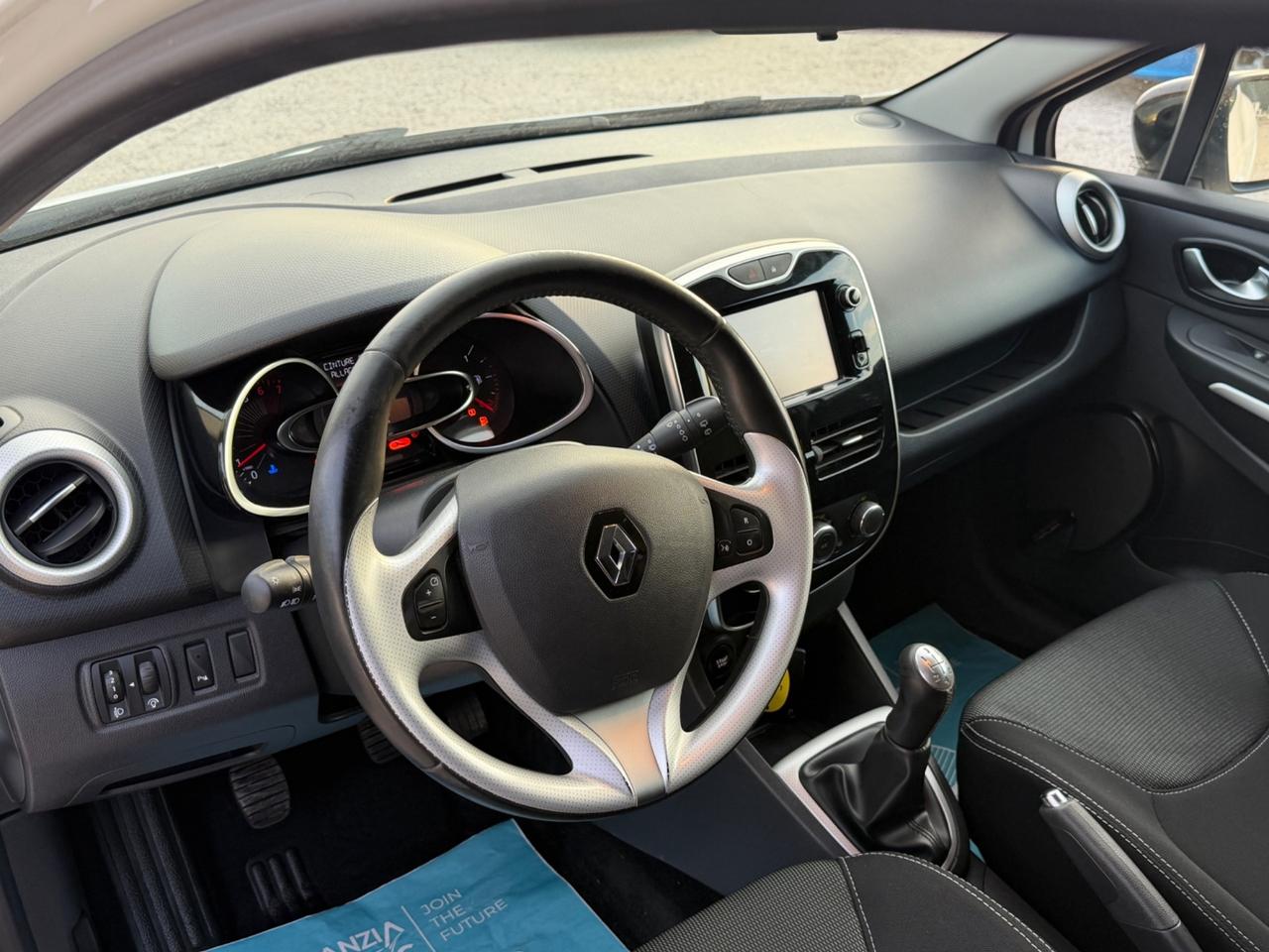 Renault Clio 1.2 75CV 5 porte Zen