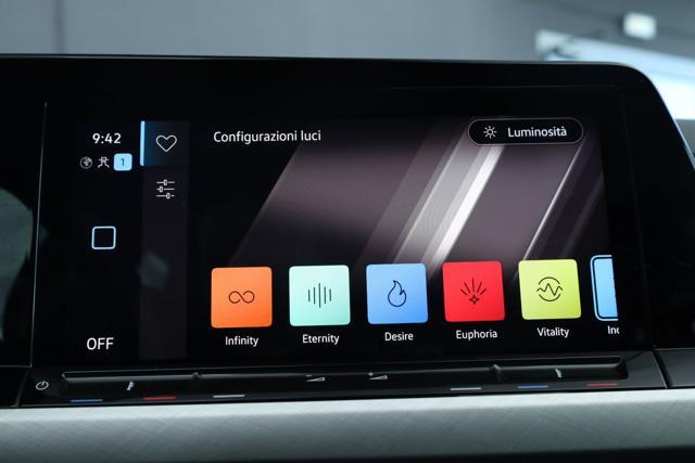 VOLKSWAGEN Golf 1.0 eTSI EVO DSG Life